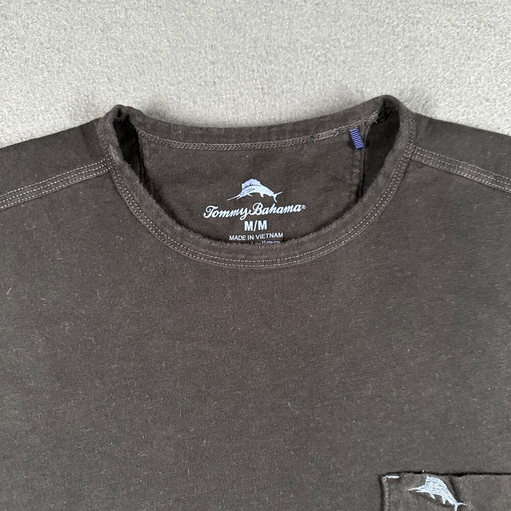Tommy Bahama Shirt Mens Medium Black Short Sleeve Crew Neck Cotton Pocket Tee - Picture 3 of 8